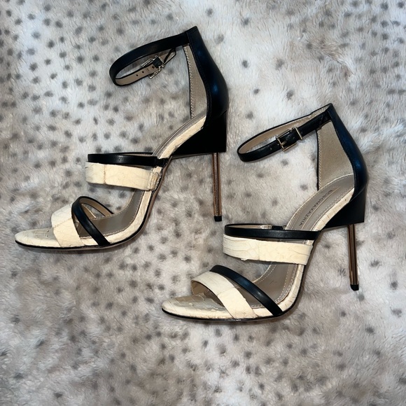 BCBG MaxAzria Vero Cuoio Heels 8.5 - Picture 6 of 7